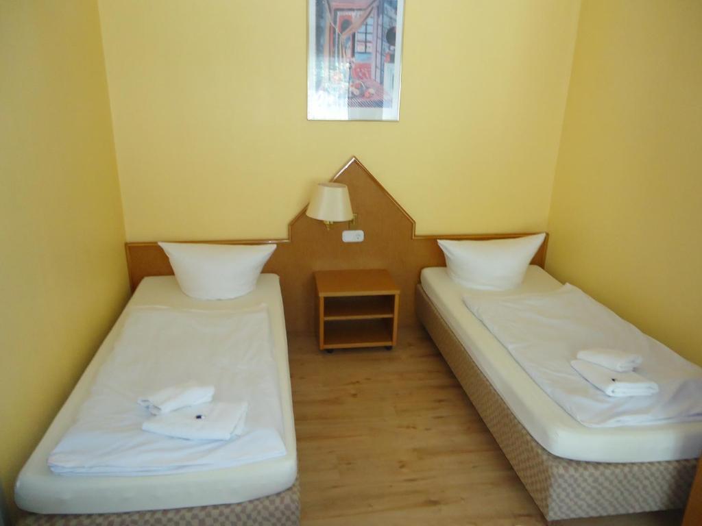 Hotel Ottersleben Magdeburgo Habitación foto